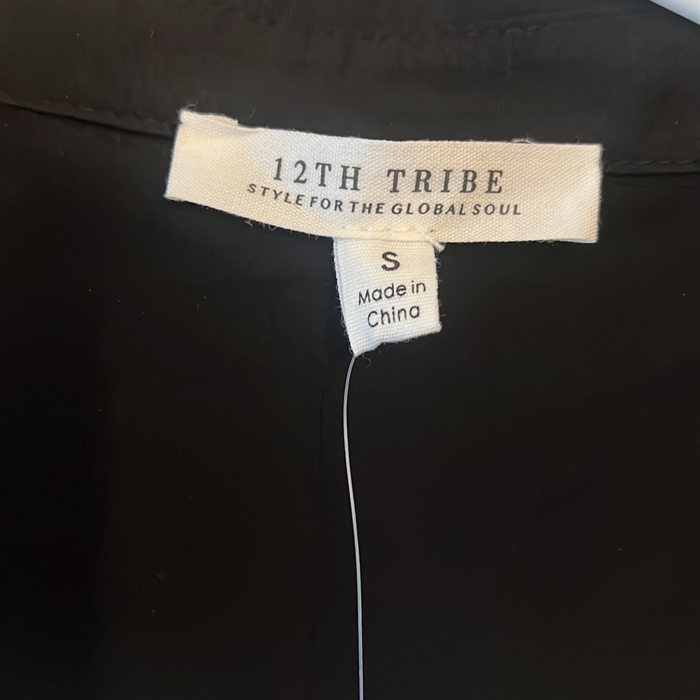 12th tribe Mindless Black Button Up Top - Picture 3 of 4